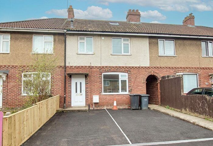 1 Bedroom Flat To Rent In Longfield Road, Trowbridge, BA14