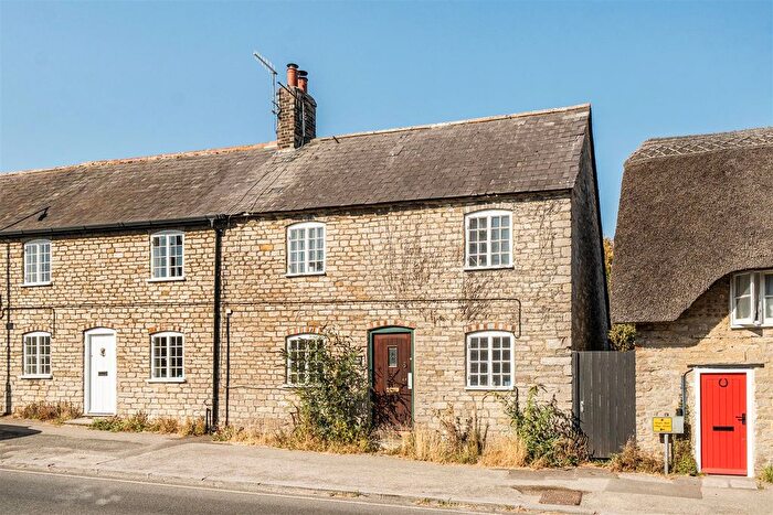 2 Bedroom End Of Terrace House For Sale In East Street, Corfe Castle, Wareham, BH20 - Photo 2