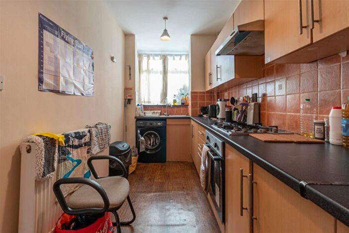 3 Bedroom House To Rent In Royal Park Mount, Hyde Park, Leeds, LS6