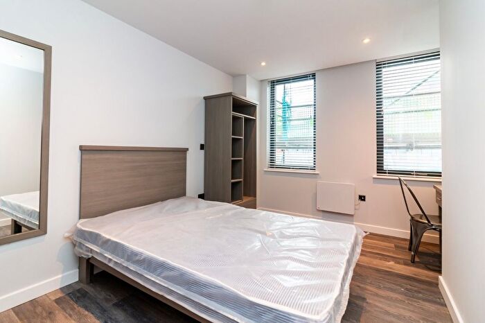 1 Bedroom Flat To Rent In Howard Street, Nottingham, Nottinghamshire, NG1