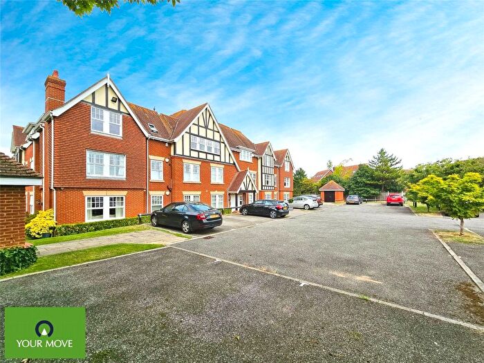 2 Bedroom Flat To Rent In Foreland Heights, Broadstairs, Kent, CT10