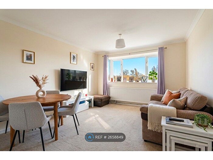 2 Bedroom Flat To Rent In London Road, Waterlooville, PO7