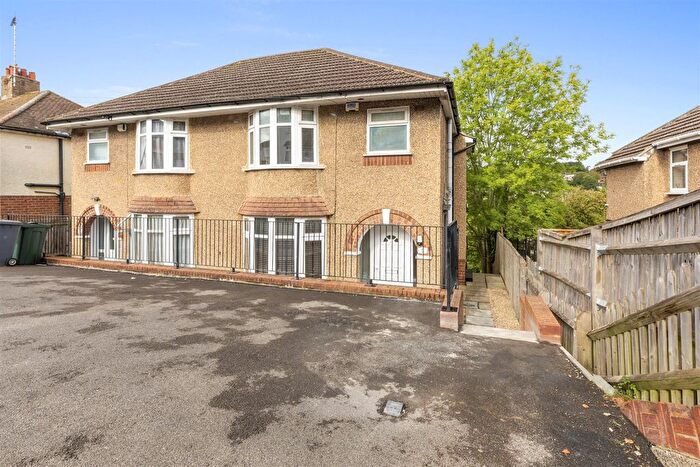3 Bedroom Semi-Detached House For Sale In Colborne Road, High Wycombe, HP13