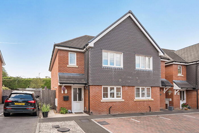 3 Bedroom Semi Detached House For Sale In Steeplechase Rise, Picket Twenty, Andover, SP11