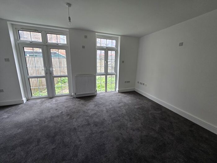 3 Bedroom Detached House To Rent In Lambton Road, London, N19