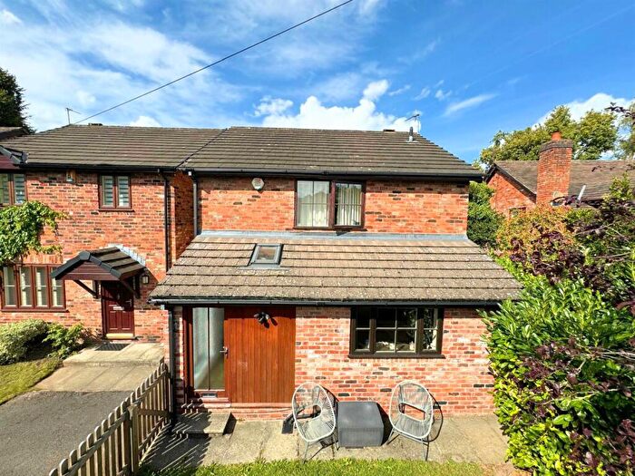 3 Bedroom Detached House For Sale In South Bank Close, Alderley Edge, SK9