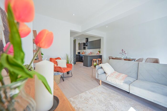 1 Bedroom Flat To Rent In Meadow Road, Beeston, NG9