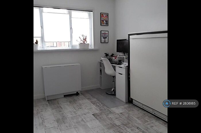 Studio To Rent In Brackyn Road, Cambridge, CB1