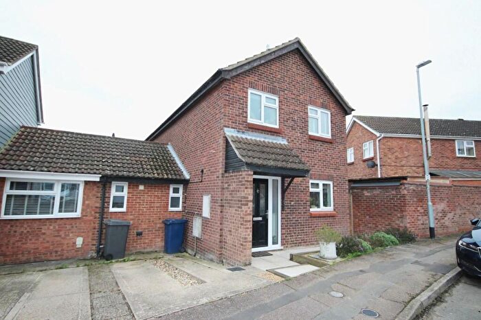 3 Bedroom Link Detached House To Rent In Fisher Close, Haverhill, Suffolk, CB9