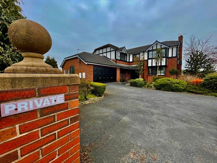 5 Bedroom Detached House To Rent In Preston New Road, Blackpool, FY4