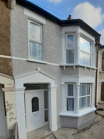 4 Bedroom Terraced House To Rent In Salisbury Avenue, Barking IG11