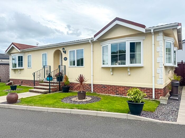 2 Bedroom Park Home For Sale In Hazelgrove Residential Park Milton Street, Saltburn-By-The-Sea, TS12