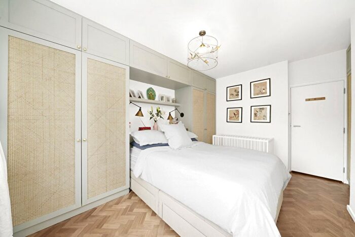 1 Bedroom Flat To Rent In Park Crescent, London, W1B