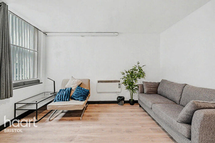 2 Bedroom Apartment For Sale In St Stephens Street, Bristol, BS1