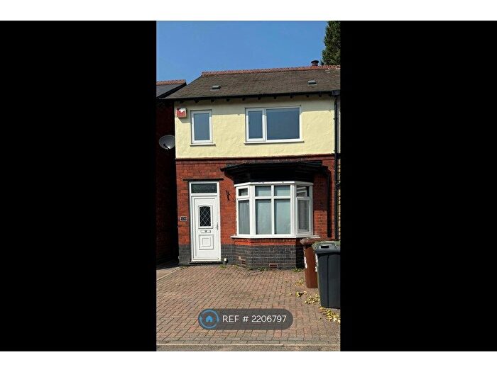 3 Bedroom Semi-Detached House To Rent In Moxley Road, Darlaston, Wednesbury, WS10