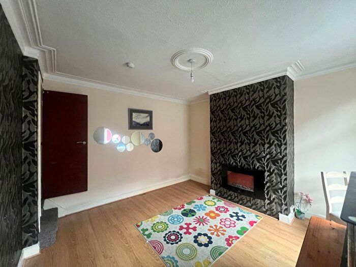 2 Bedroom Terraced House To Rent In Woodview Terrace, Beeston, Leeds, LS11