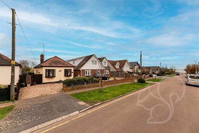 2 Bedroom Detached Bungalow For Sale In Fairhaven Avenue, West Mersea, CO5