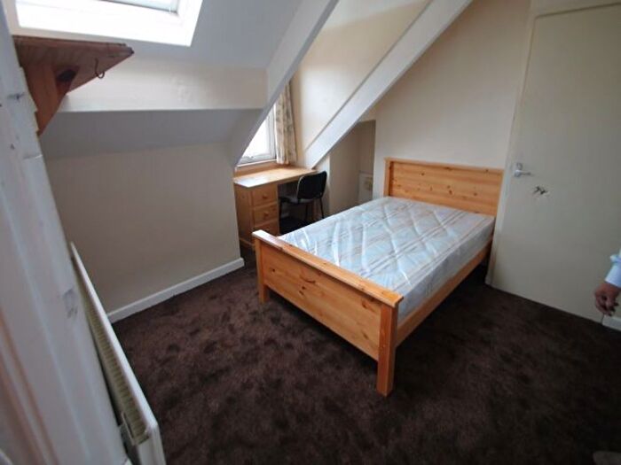 5 Bedroom Semi-detached House To Rent In Brudenell Street, Leeds, LS6