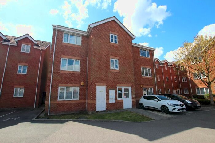 2 Bedroom Flat To Rent In Medway Court, St Helens, WA9