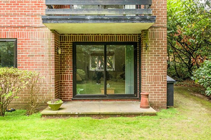 3 Bedroom Flat For Sale In Glen Eyre Road, Southampton, Hampshire, SO16