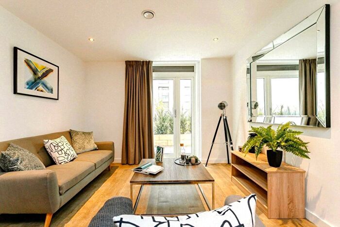 2 Bedroom Flat To Rent In Exchange Square, The Priory Queensway, Birmingham, West Midlands, B4