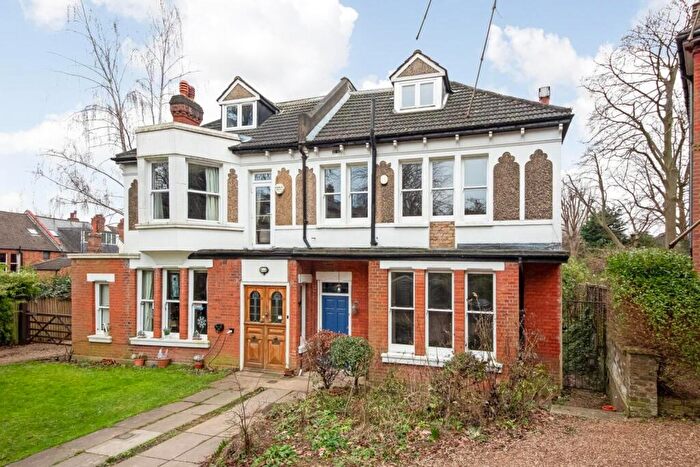4 Bedroom House To Rent In Fox Hill Gardens, Crystal Palace, London, SE19