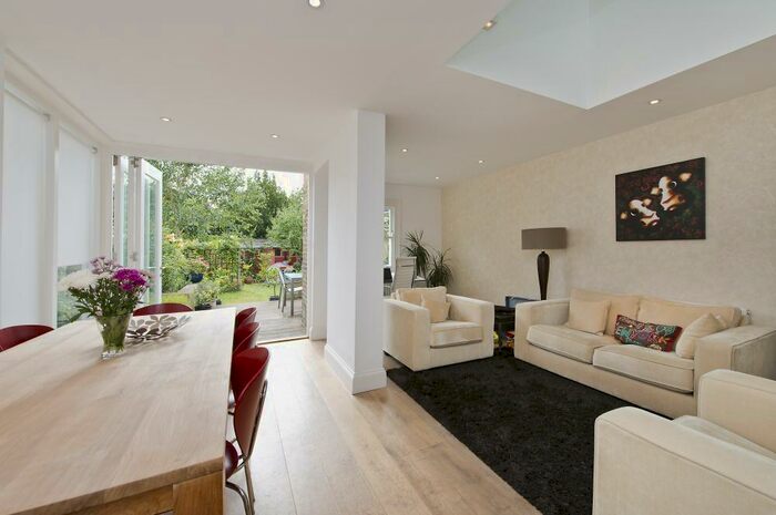 3 Bedroom House To Rent In Ramsden Road, London, SW12