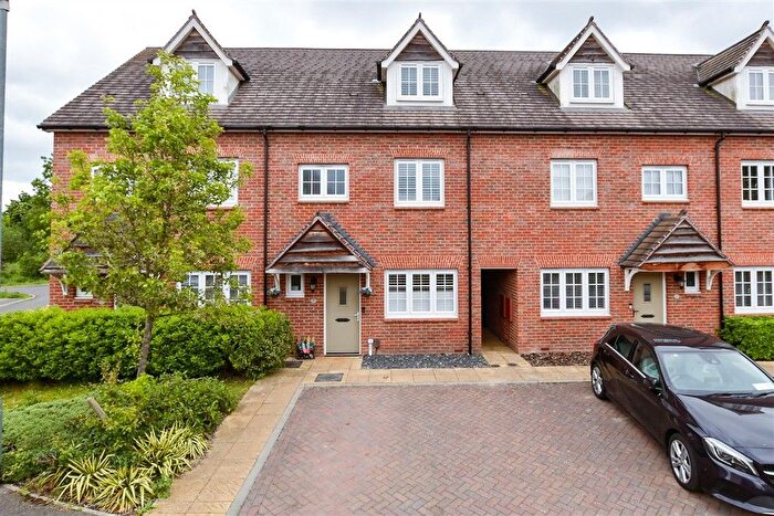 4 Bedroom Terraced House For Sale In Sephton Close, Aylesford, Kent, ME20