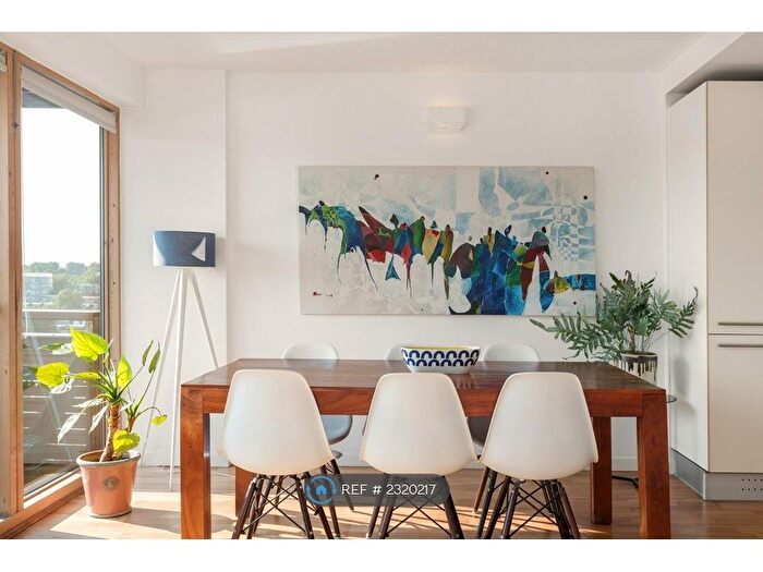 1 Bedroom Flat To Rent In Gainsborough Studios West, London, N1