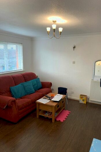 2 Bedroom Flat To Rent In Rannoch Road, Corstorphine, Edinburgh EH4