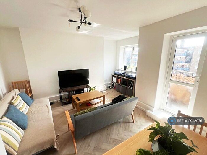 3 Bedroom Flat To Rent In Vanbrugh House, London, E9