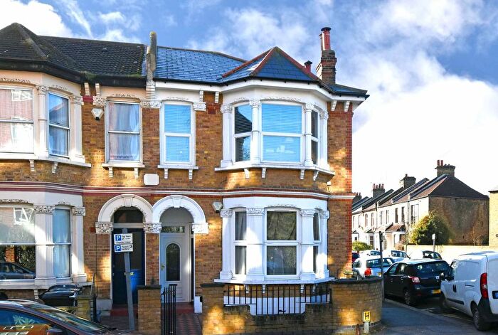 2 Bedroom Flat To Rent In Albacore Crescent, Lewisham, SE13