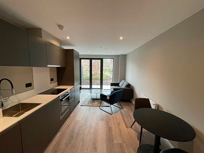 1 Bedroom Flat To Rent In Springwell Gardens, Whitehall Road, Leeds, LS12