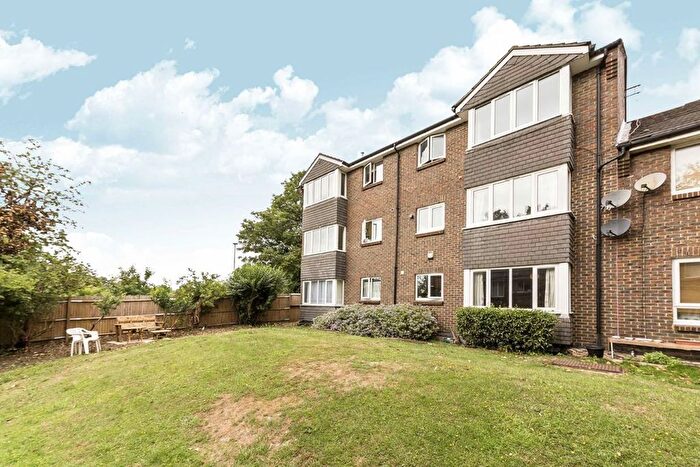 2 Bedroom Flat To Rent In Milford Mews, Streatham, SW16