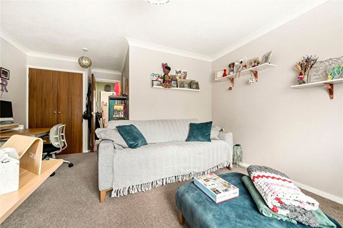 1 Bedroom Flat For Sale In Ainsley Close, London, N9