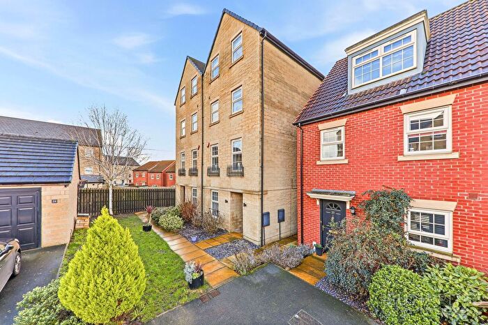 5 Bedroom Semi-Detached House For Sale In Woodlock Road, Ackworth, WF7