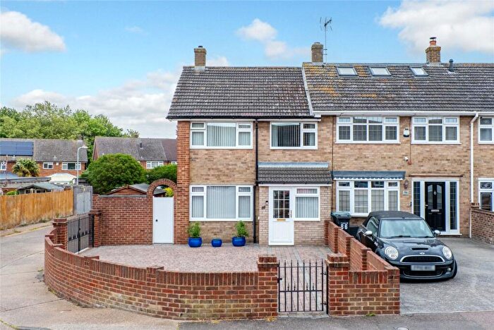 3 Bedroom End Of Terrace House For Sale In Whinfell Way, Riverview Park, Gravesend, Kent, DA12