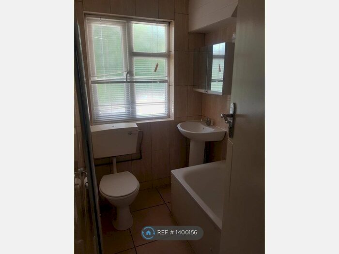 2 Bedroom Flat To Rent In Northolt Road, Harrow, HA2