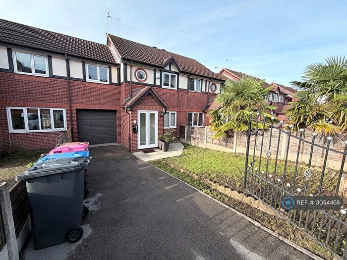 3 Bedroom Semi-Detached House To Rent In Townsend Road, Swinton, Manchester, M27