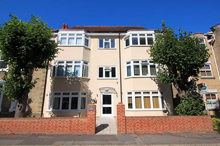 1 Bedroom Flat For Sale In The Avenue, Southampton, SO17