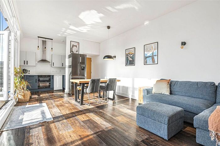 2 Bedroom Flat For Sale In Oxford Road, Cowley, Oxford, OX4