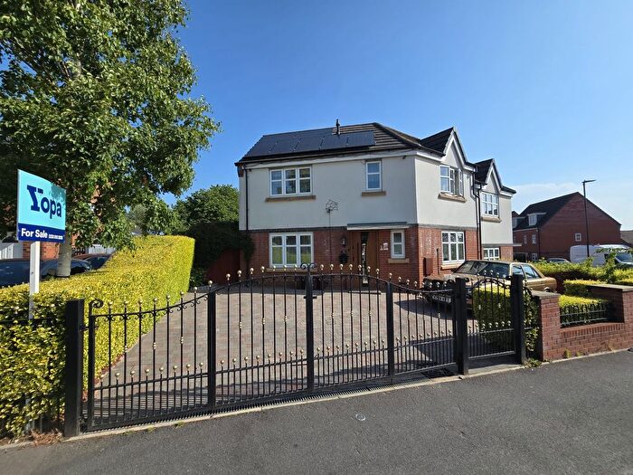 3 Bedroom Semi-Detached House For Sale In Chaucer Road, Walsall, WS3