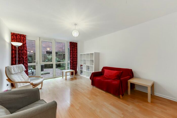 3 Bedroom Flat To Rent In St Johns Way, Archway, N19