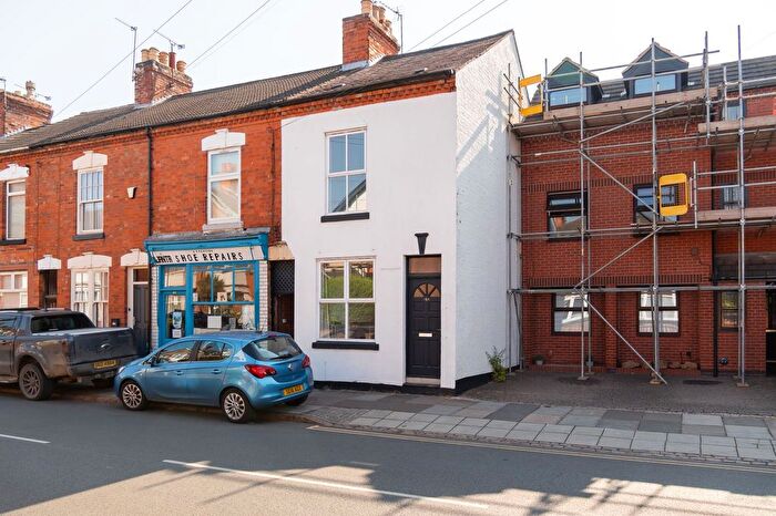 2 Bedroom End Of Terrace House For Sale In Queens Road, Clarendon Park, LE2