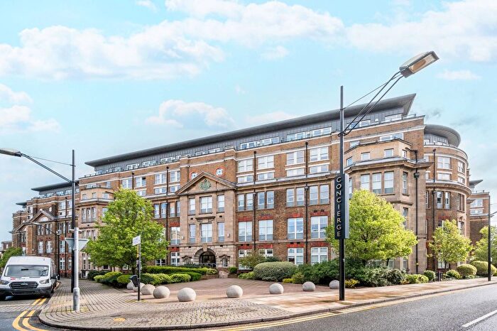 1 Bedroom Flat To Rent In Cadogan Road, Greenwich, London, SE18