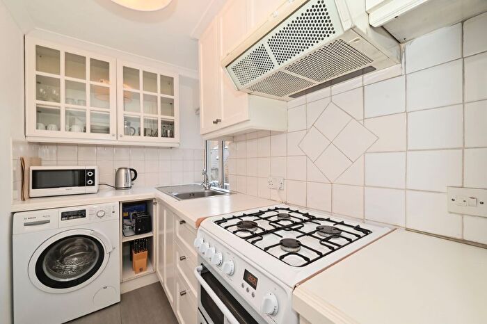 1 Bedroom Flat To Rent In Gilston Road, London, SW10