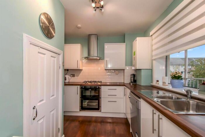 2 Bedroom Maisonette To Rent In Barr Place, Paisley, PA1