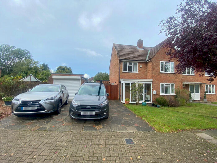 3 Bedroom House To Rent In Woodley Road, Orpington, BR6