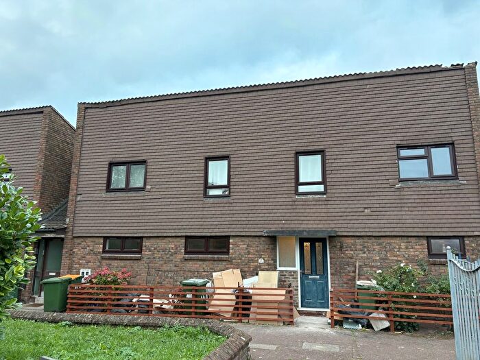 3 Bedroom Maisonette To Rent In Birch Close, London, E16