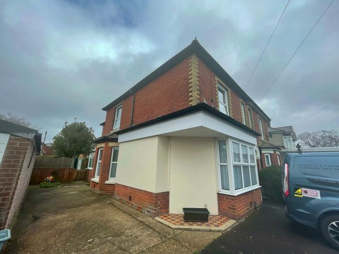 1 Bedroom Flat To Rent In Deacon Road, Sholing, Southampton, SO19